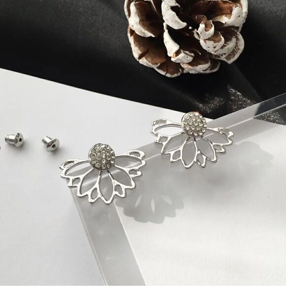 5 for $25 DOUBLE SIDED LOTUS EARRINGS - Picture 3 of 8